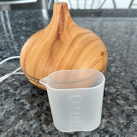 Victsing aroma diffuser with original packaging and accessories color changing - Picture 6 of 6